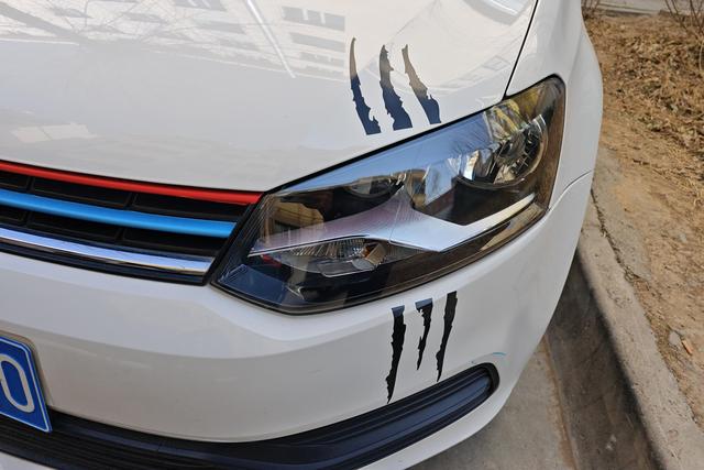 Volkswagen Polo 2019 thumb 2