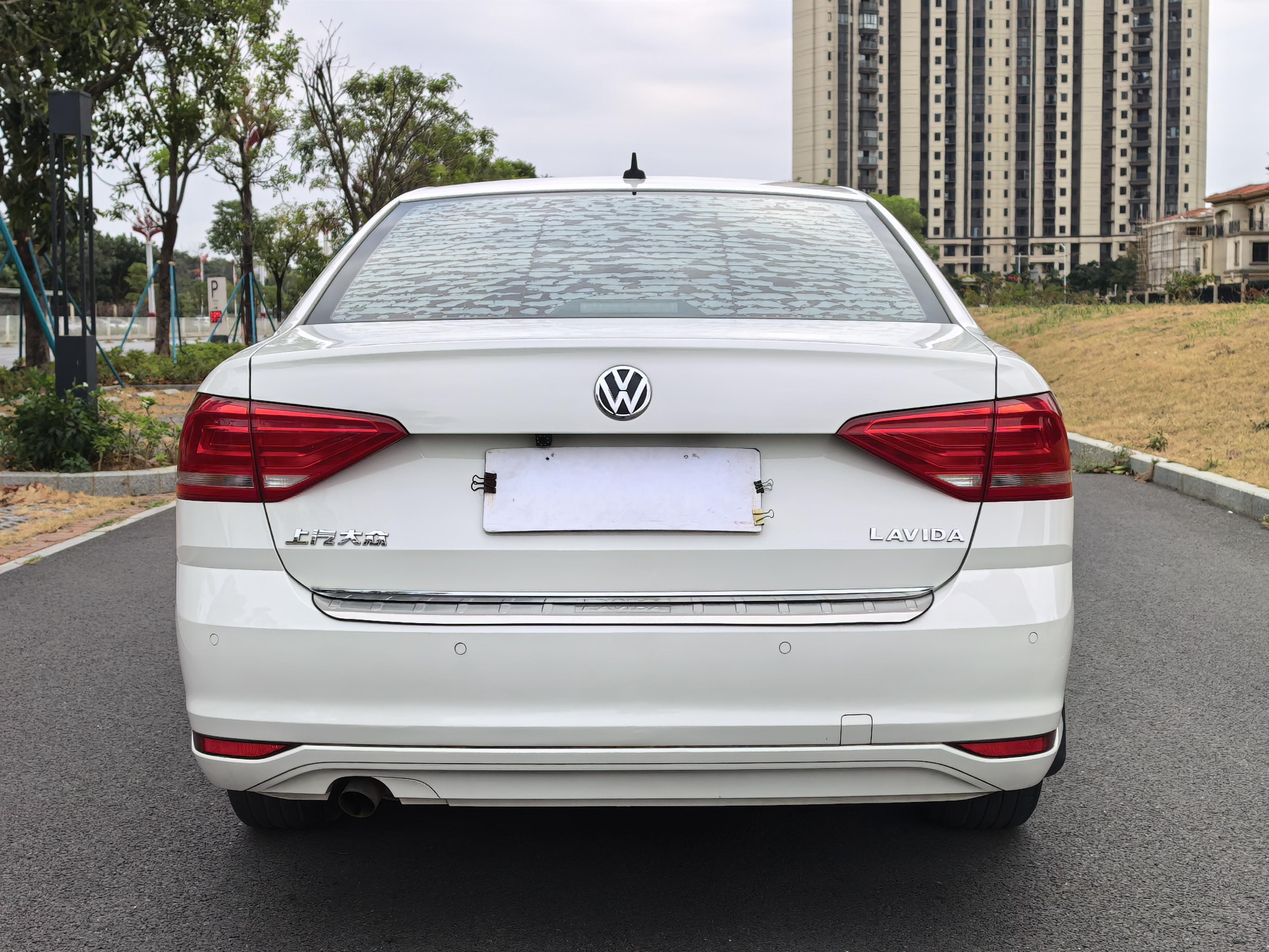Volkswagen Lavida XR 2018 thumb 3