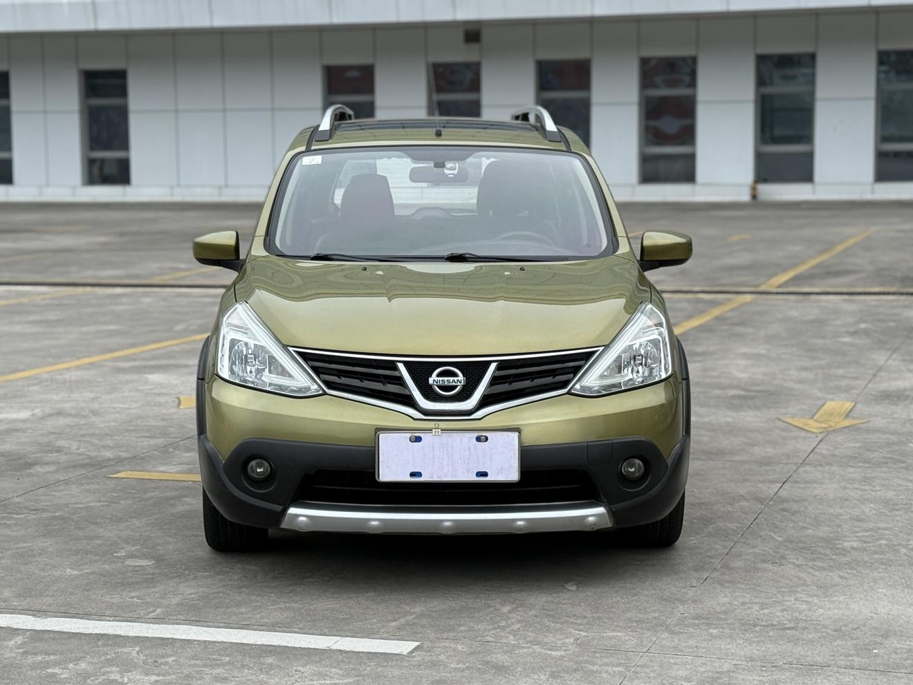 Nissan Livina 2015 thumb 10