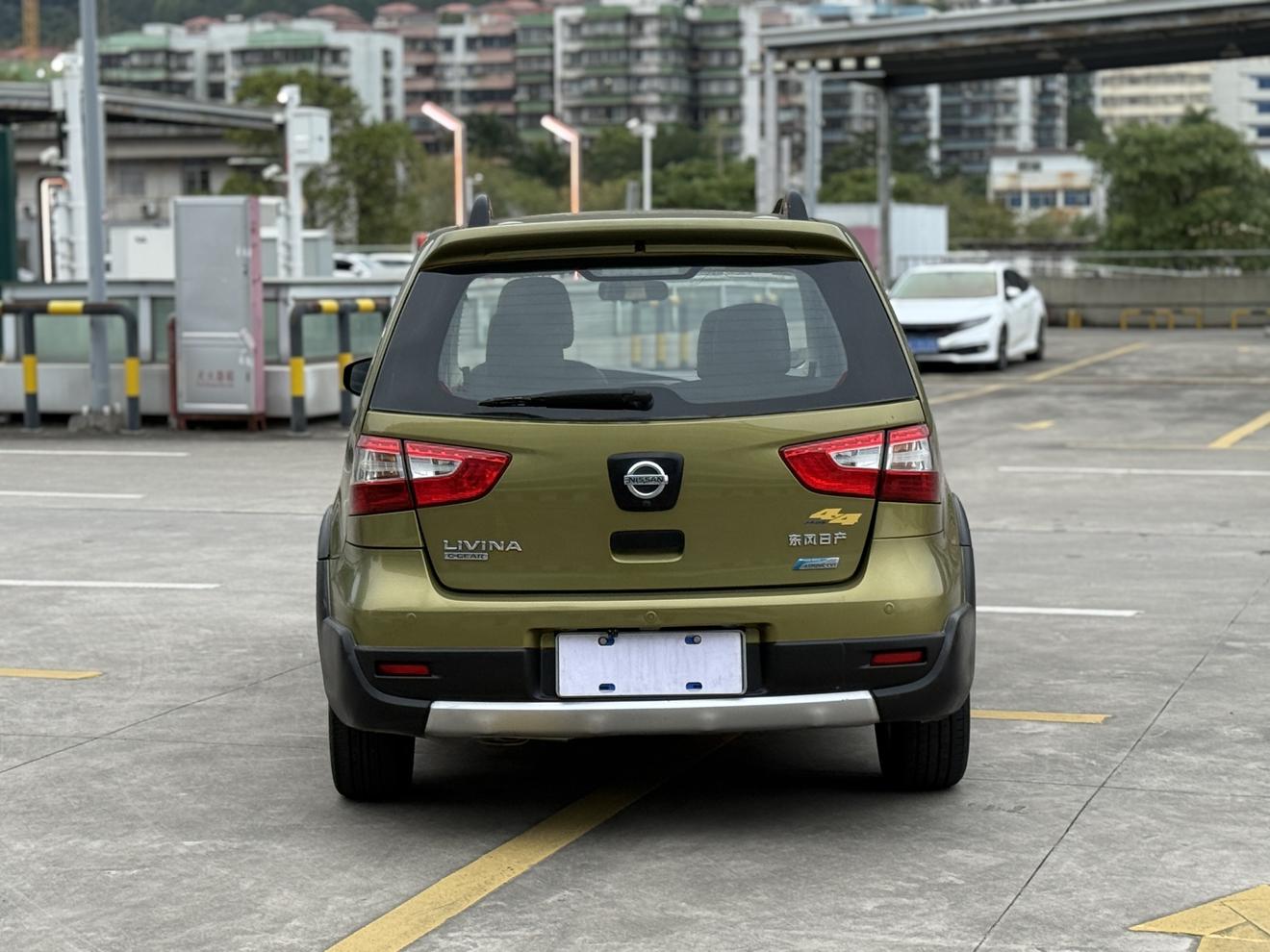 Nissan Livina 2015 thumb 12