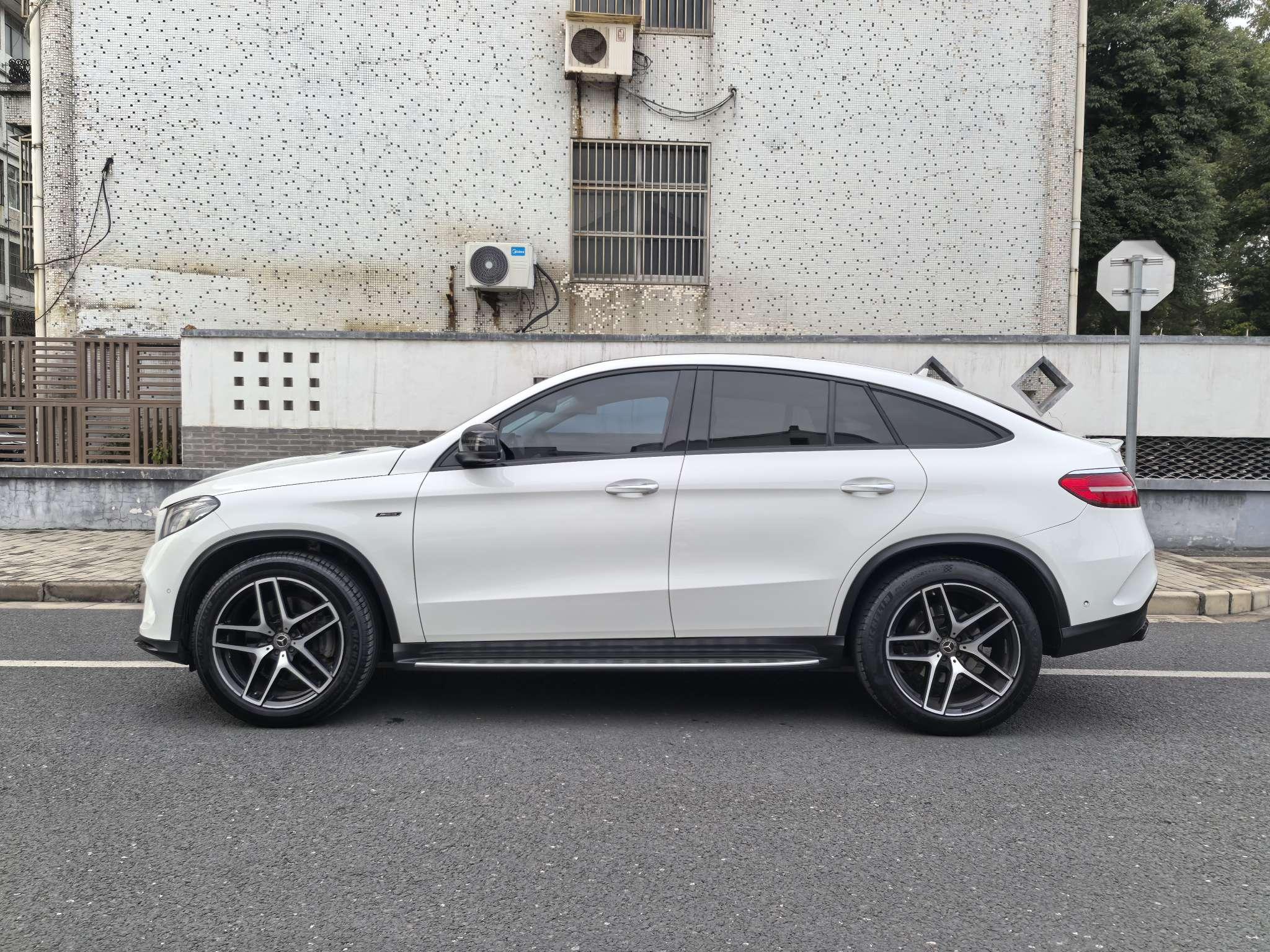 Mercedes-Benz GLE 2017 thumb 2