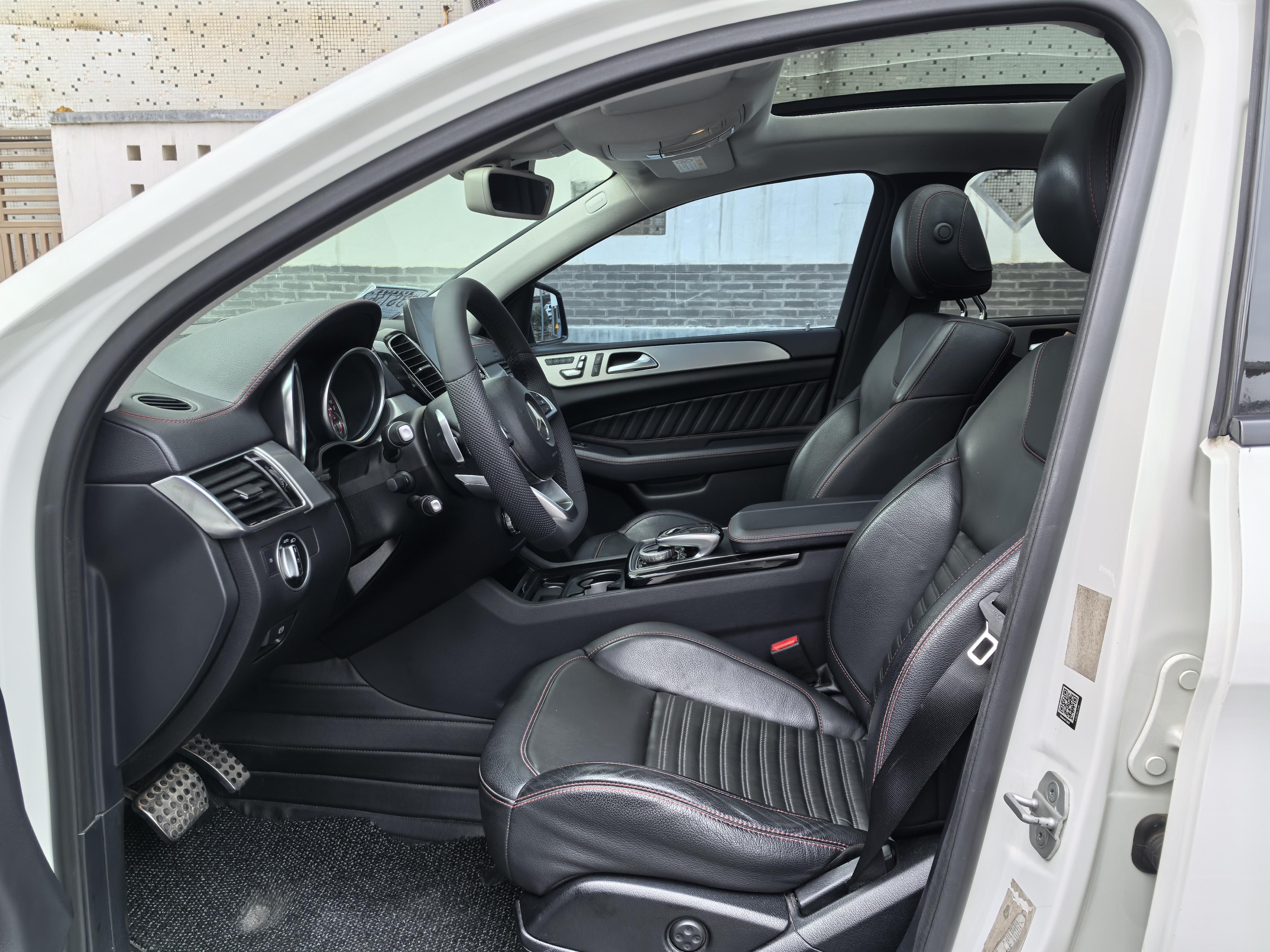 Mercedes-Benz GLE 2017 thumb 9
