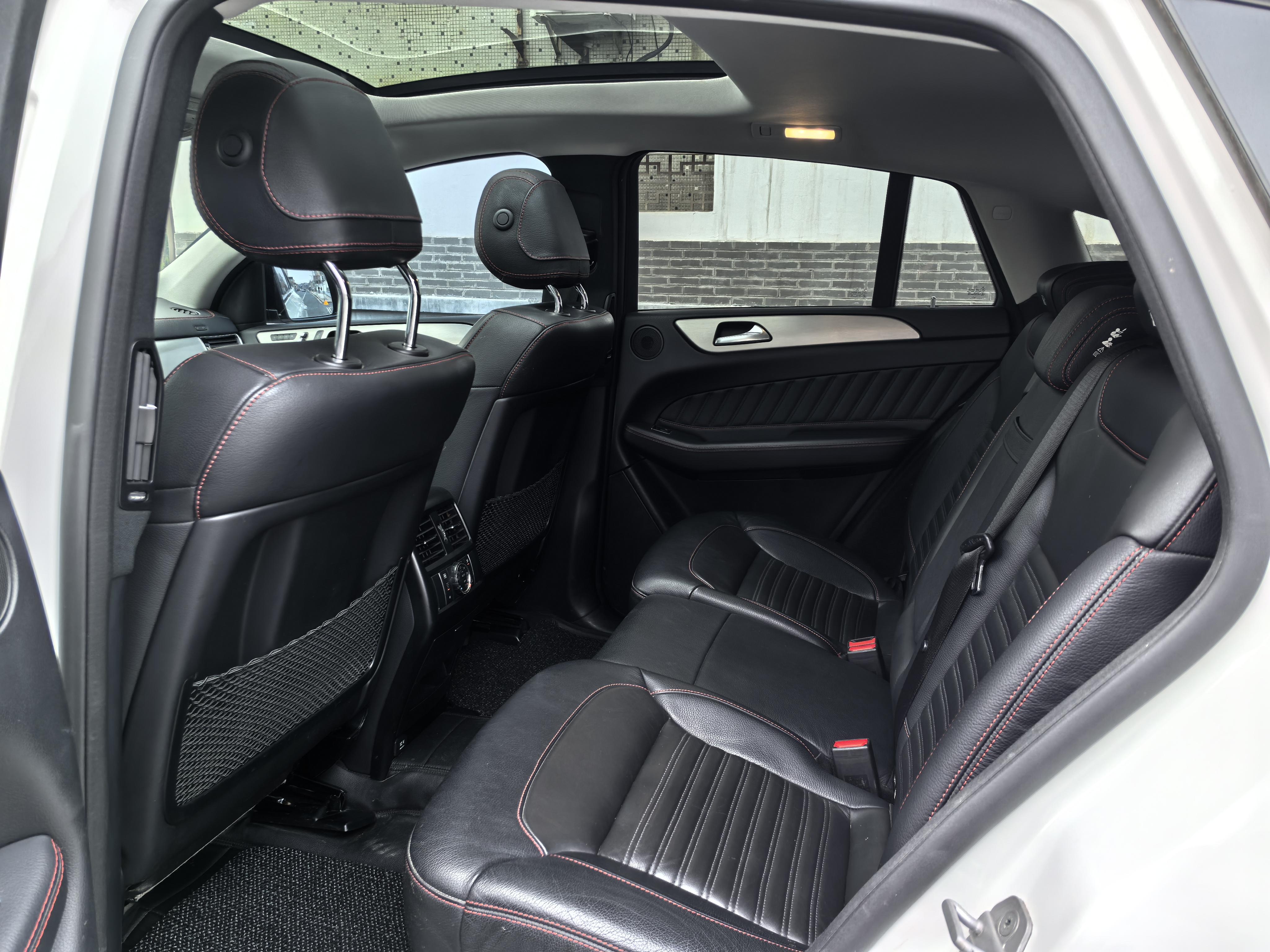 Mercedes-Benz GLE 2017 thumb 10