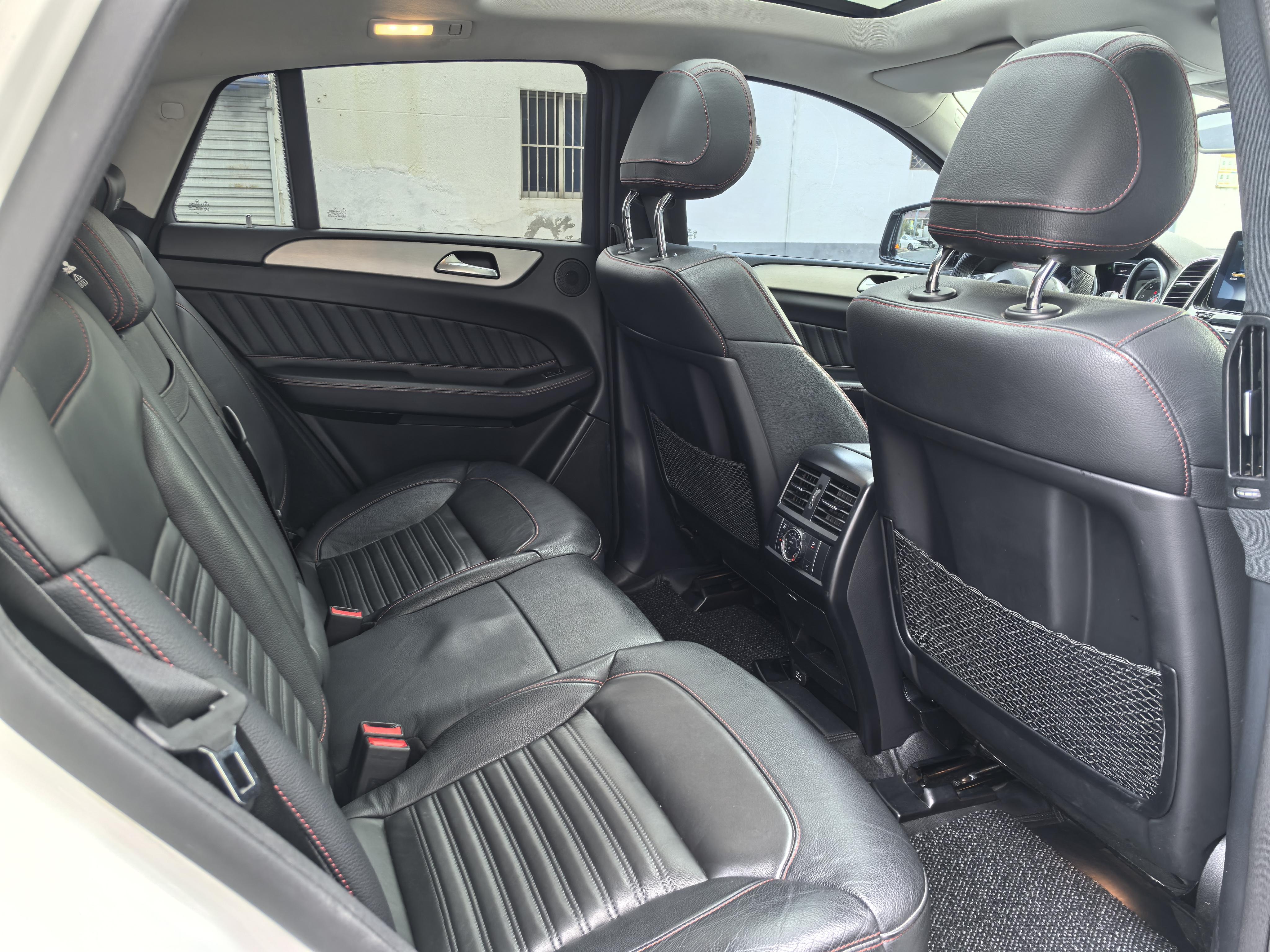 Mercedes-Benz GLE 2017 thumb 12