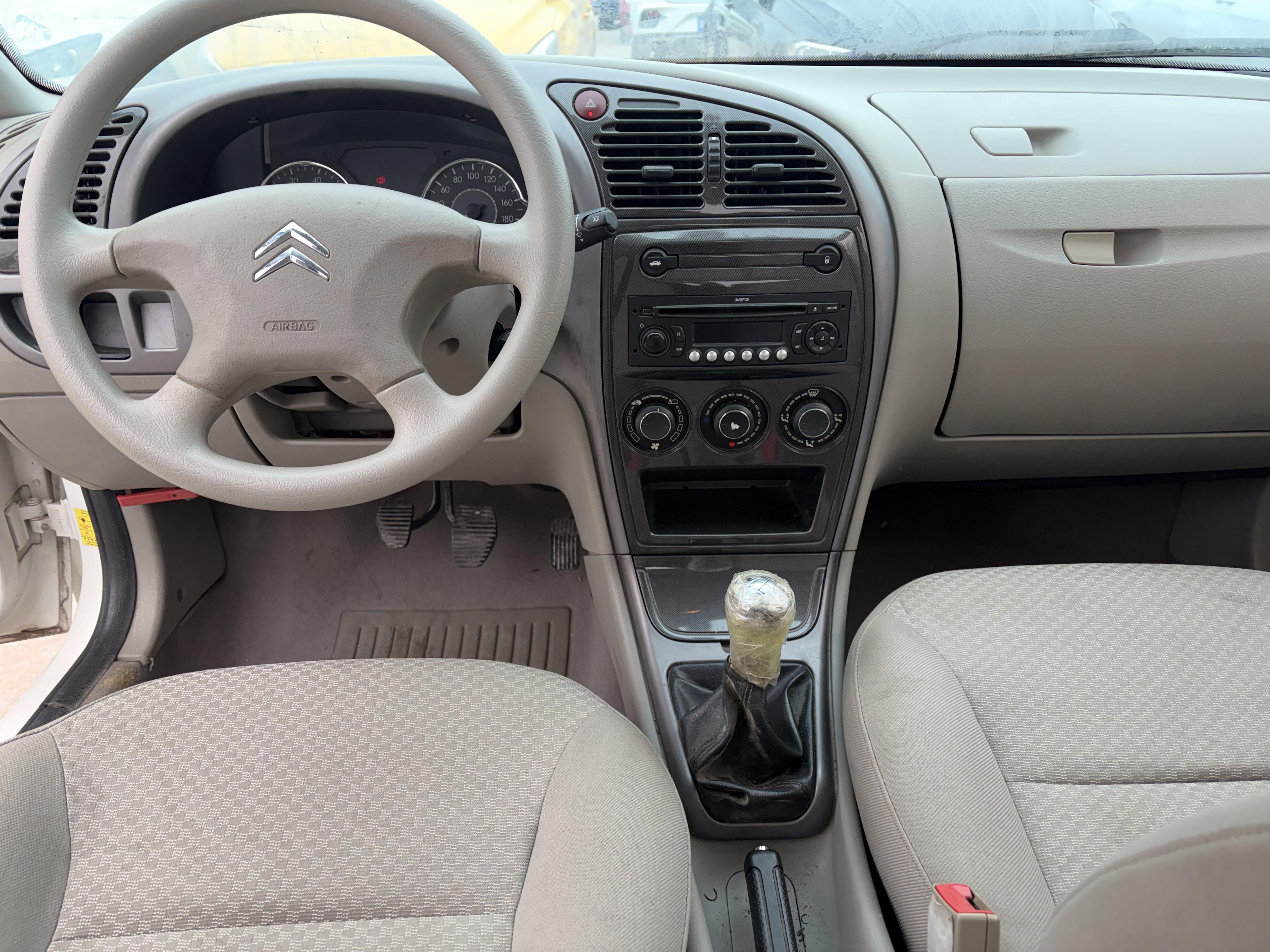Citroen Elysee 2013 thumb 5