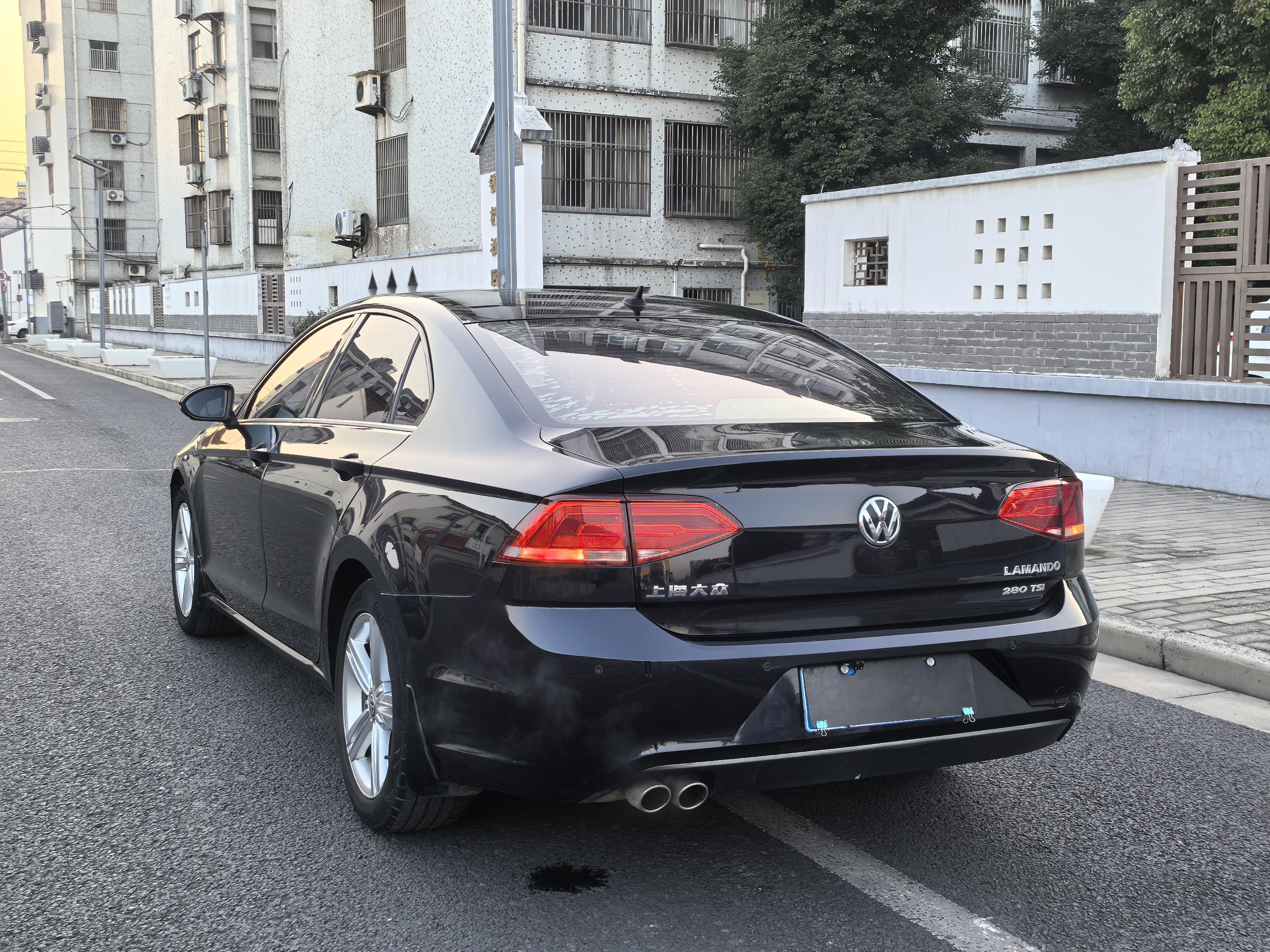 Volkswagen Lamando 2015 thumb 3