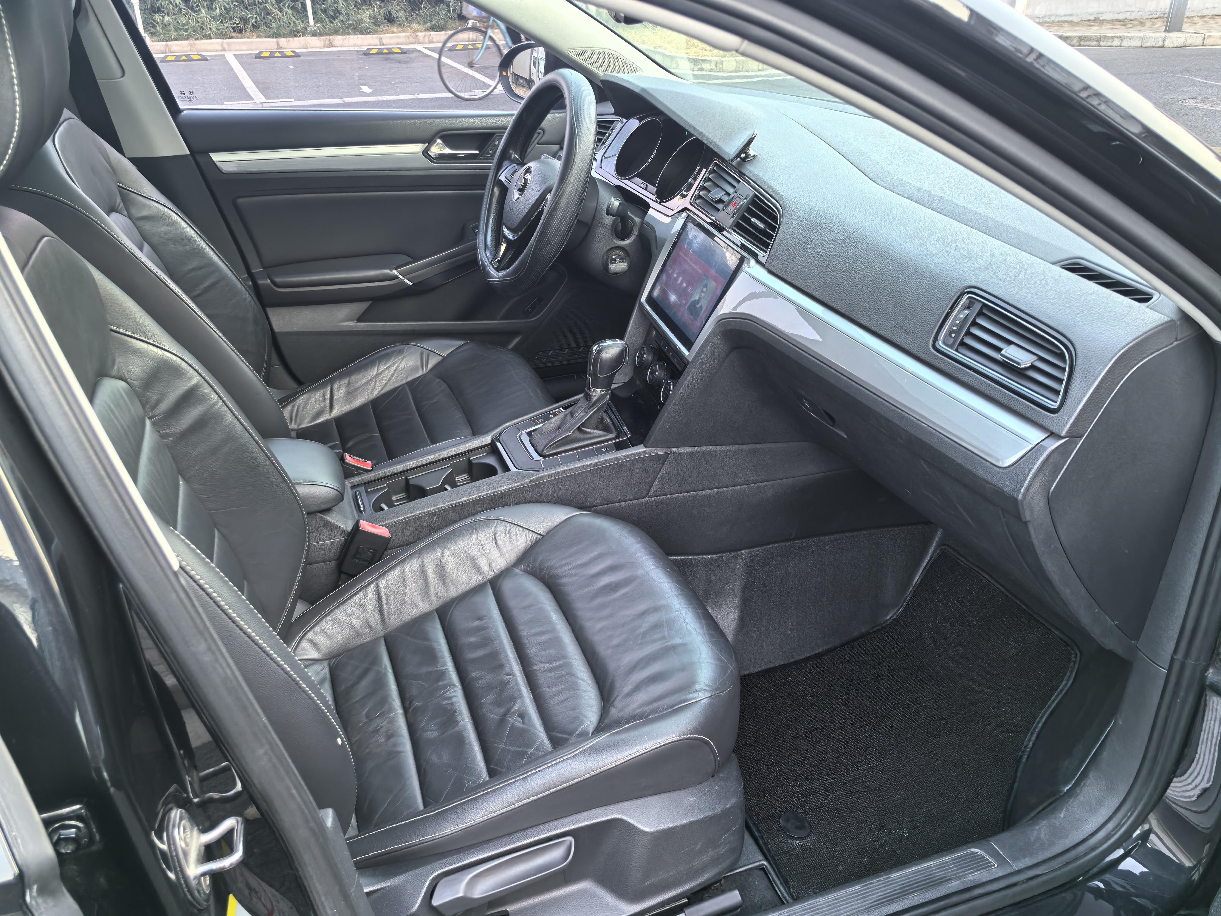 Volkswagen Lamando 2015 thumb 6