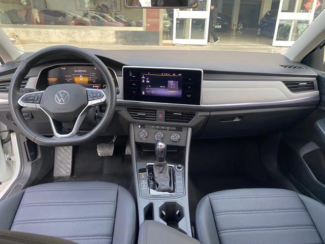 Volkswagen Bora 2024 thumb 3