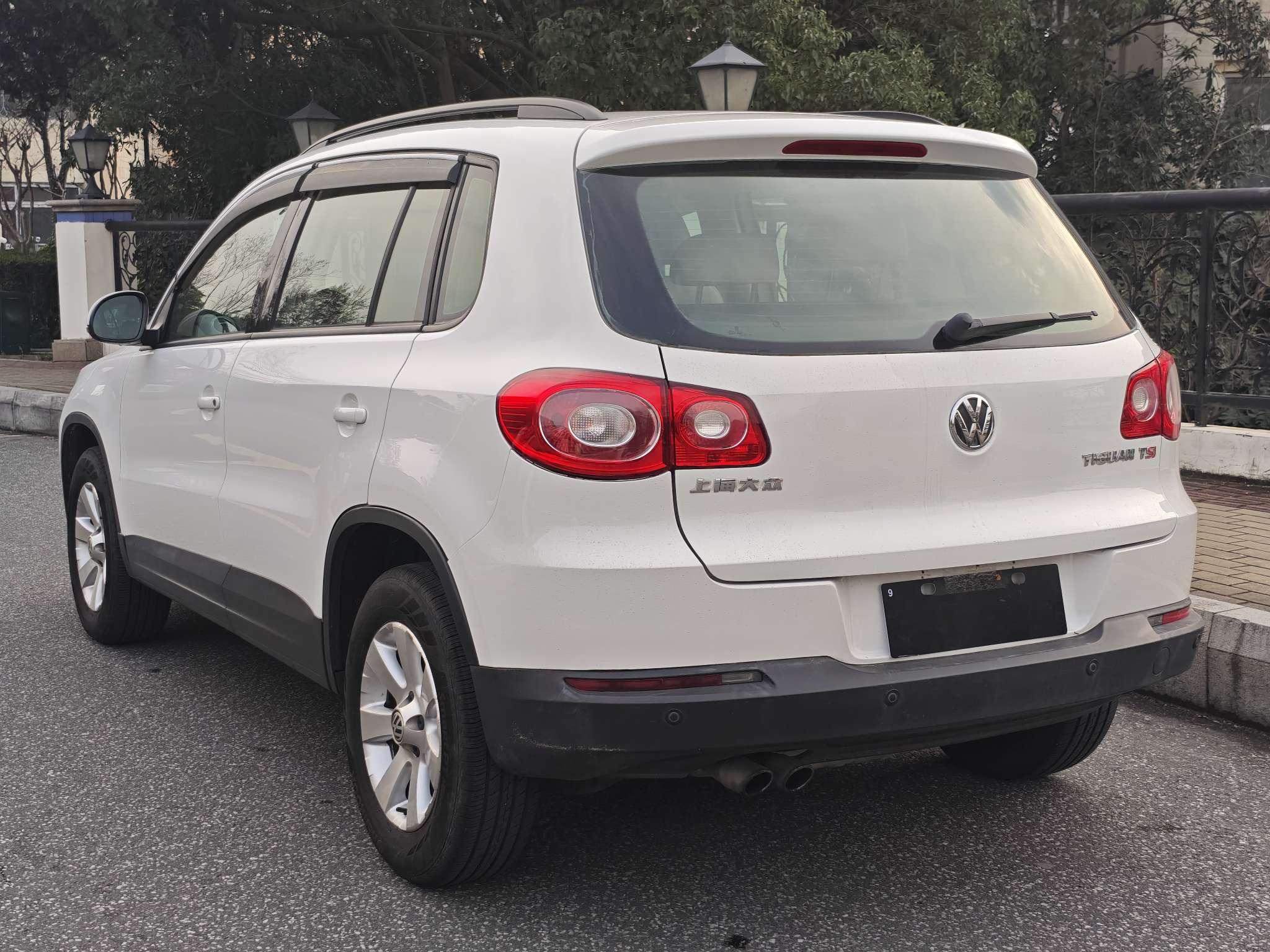 Volkswagen Tiguan 2012 thumb 2