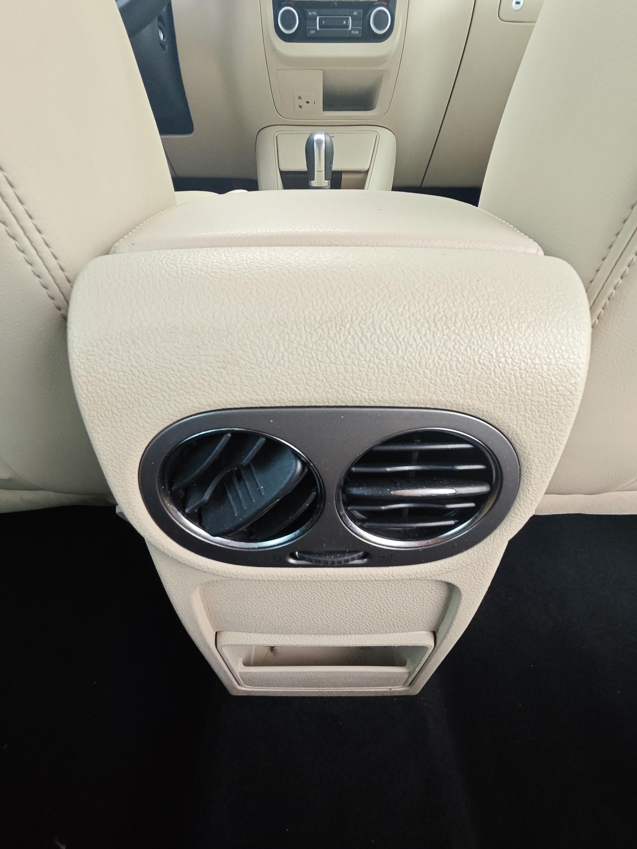 Volkswagen Tiguan 2012 thumb 6