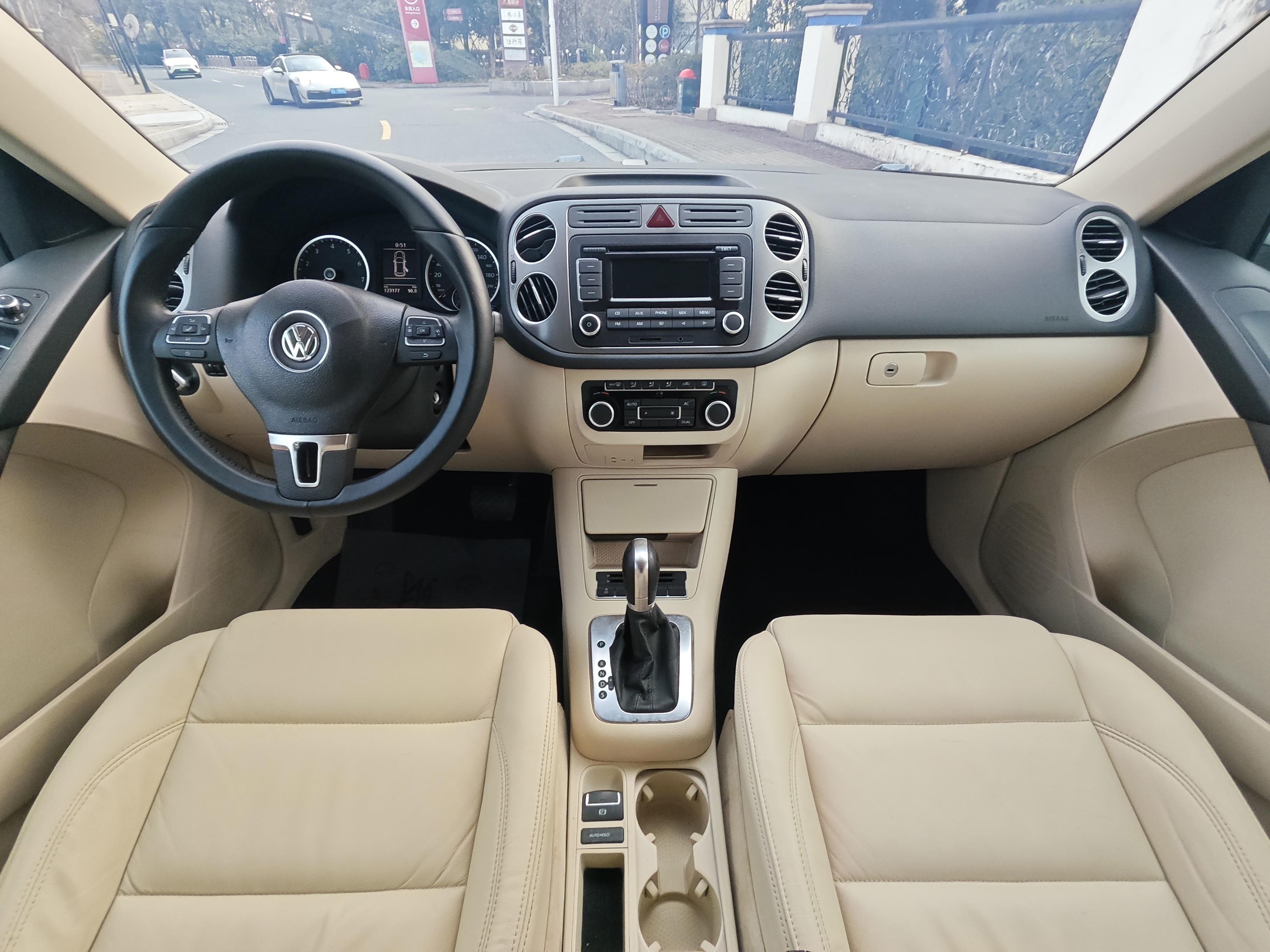 Volkswagen Tiguan 2012 thumb 8