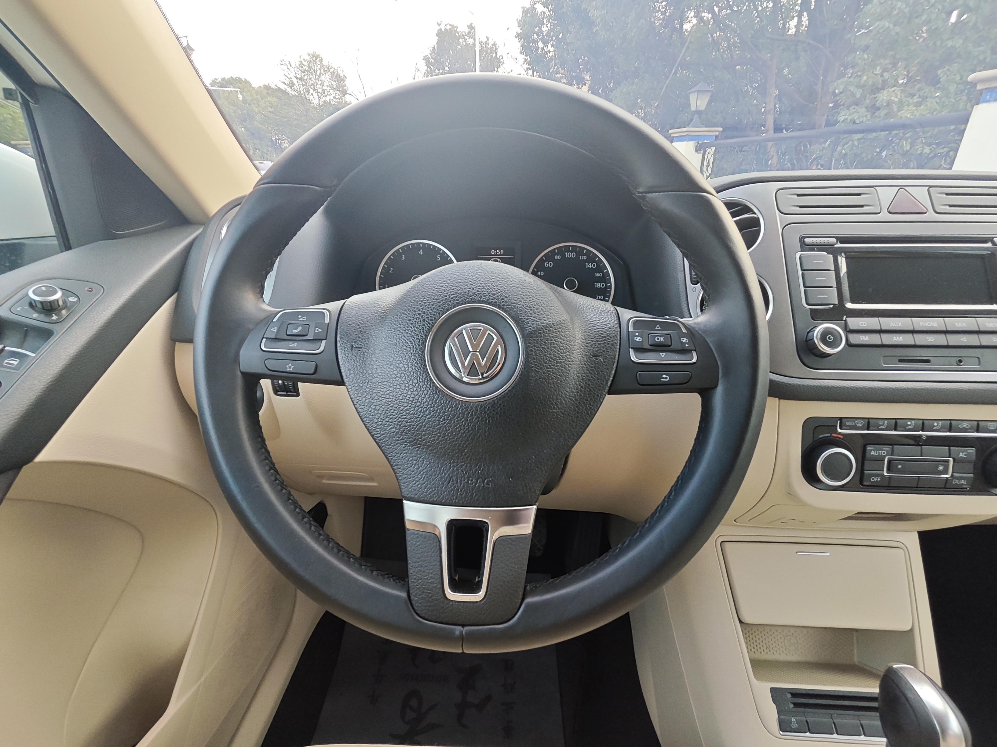 Volkswagen Tiguan 2012 thumb 9