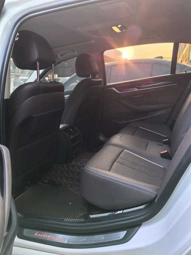 BMW 5 серии 2021 thumb 3