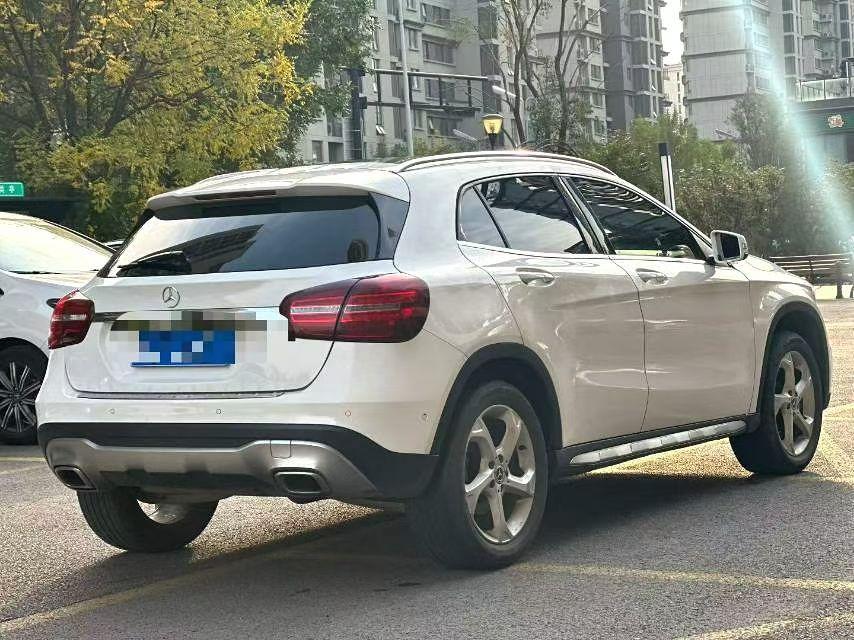 Mercedes-Benz GLA 2019 thumb 4