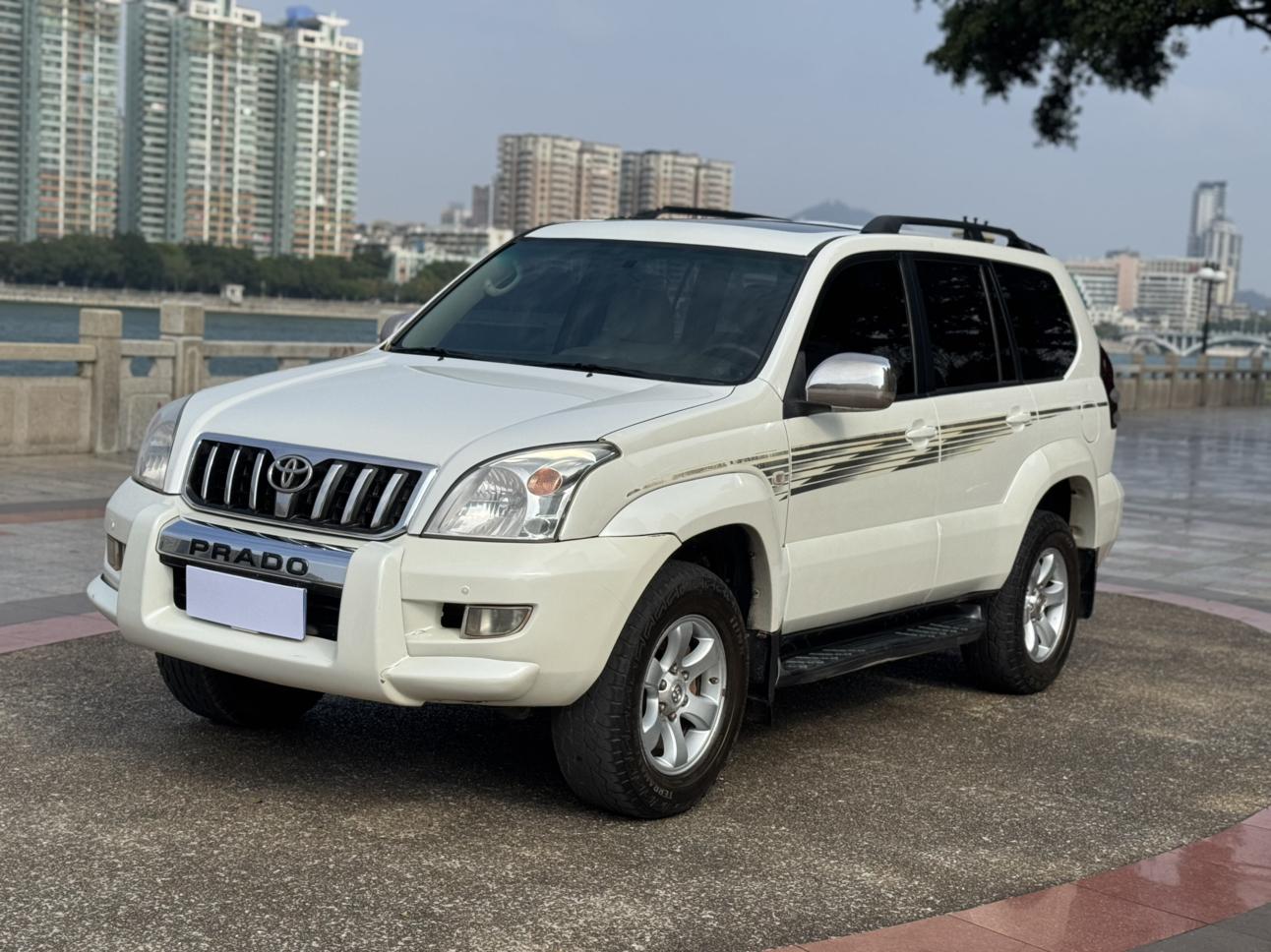 Toyota Land Cruiser Prado 2004 thumb 8