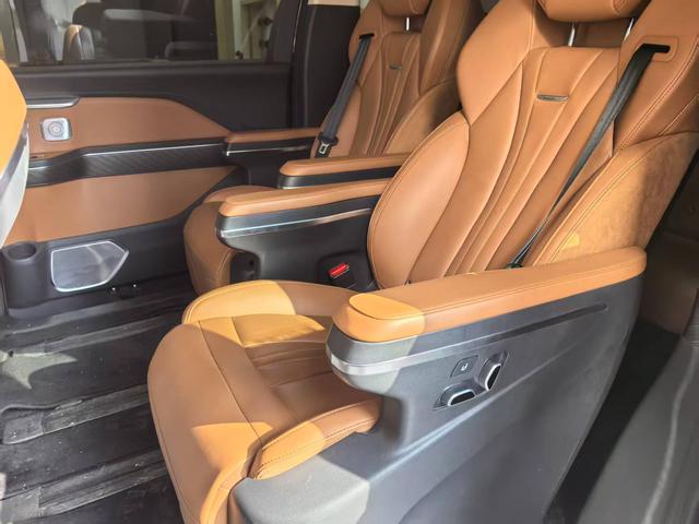 Hongqi HQ9 2024 thumb 7