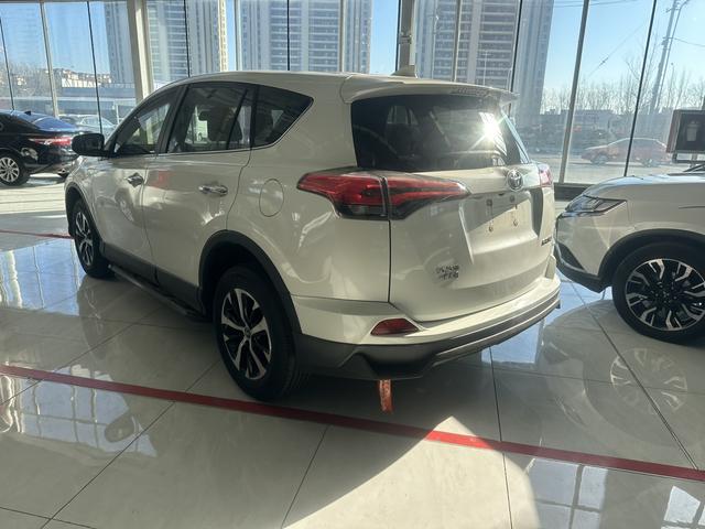 Toyota RAV4 2019 thumb 4