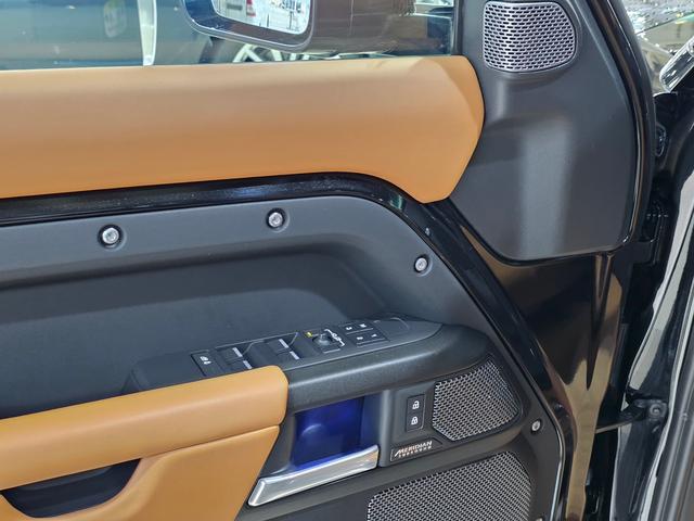 Land Rover Defender 2024 thumb 5