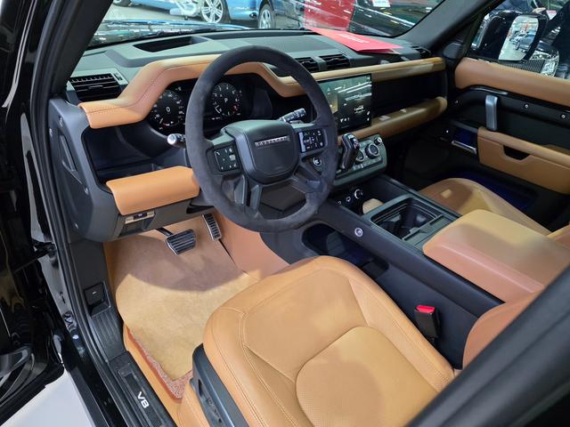 Land Rover Defender 2024 thumb 7