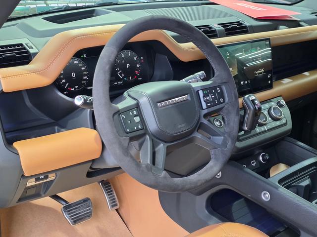 Land Rover Defender 2024 thumb 9