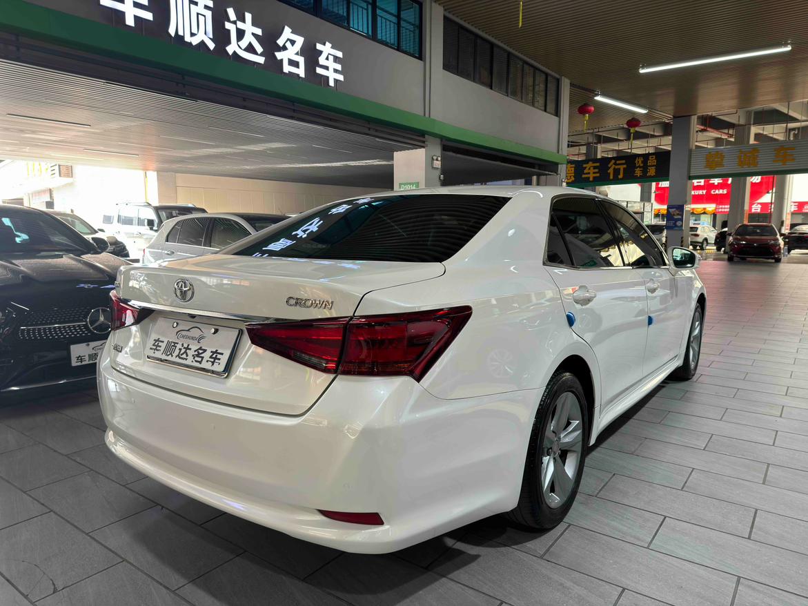 Toyota Crown 2016 thumb 2