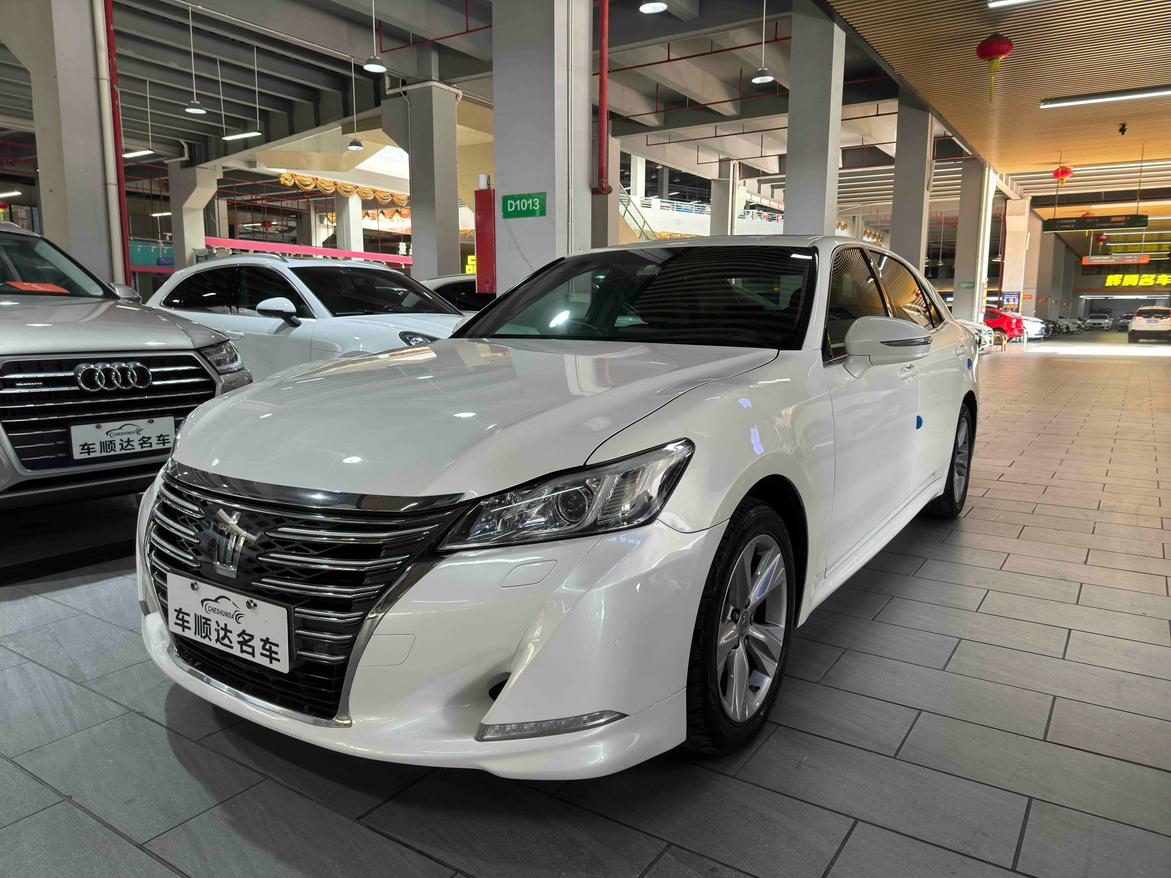 Toyota Crown 2016 thumb 10