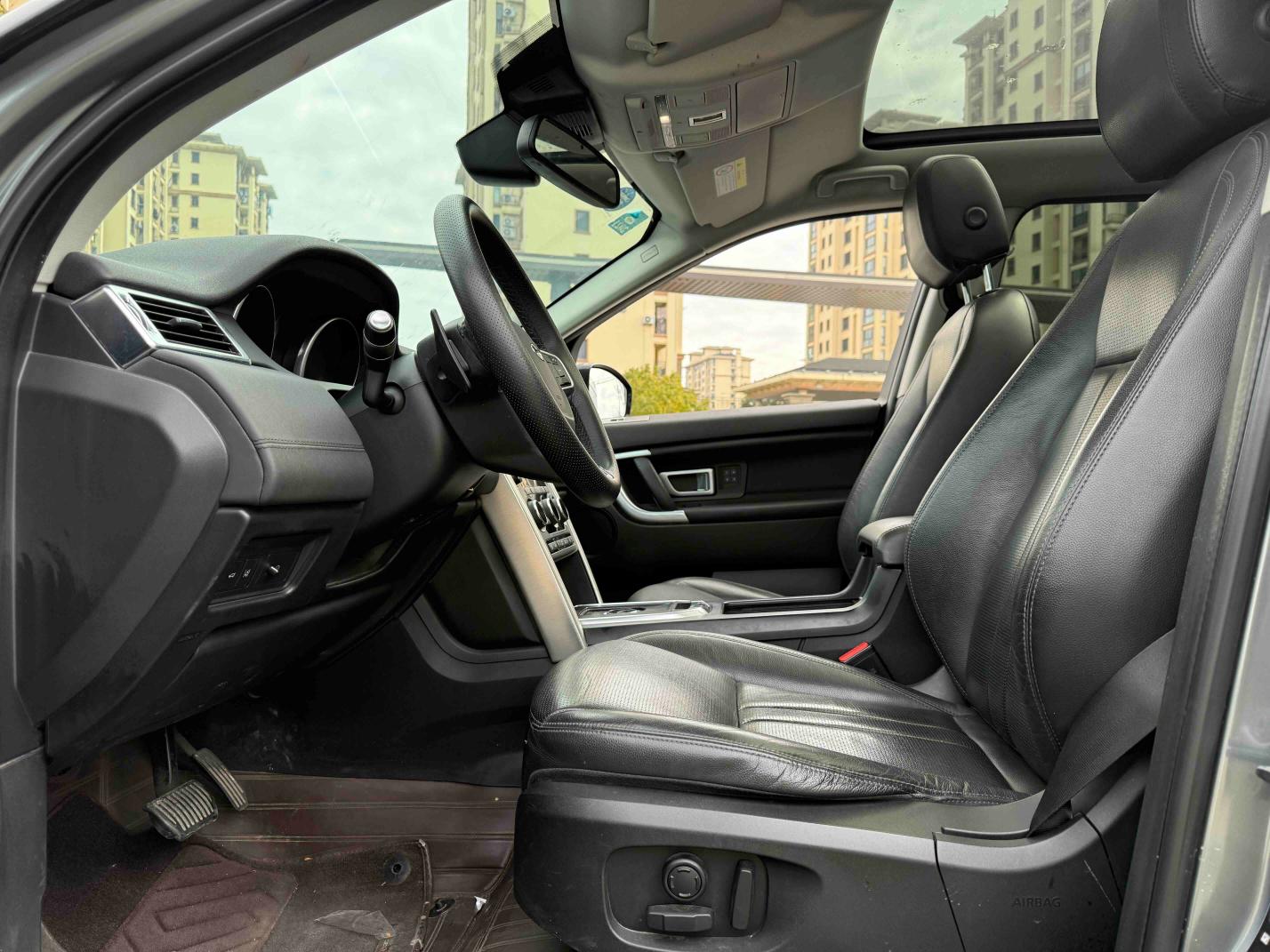 Land Rover Discovery Sport 2019 thumb 10