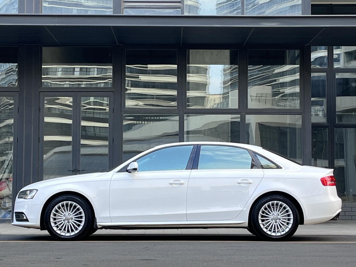 Audi A4 2013 thumb 2