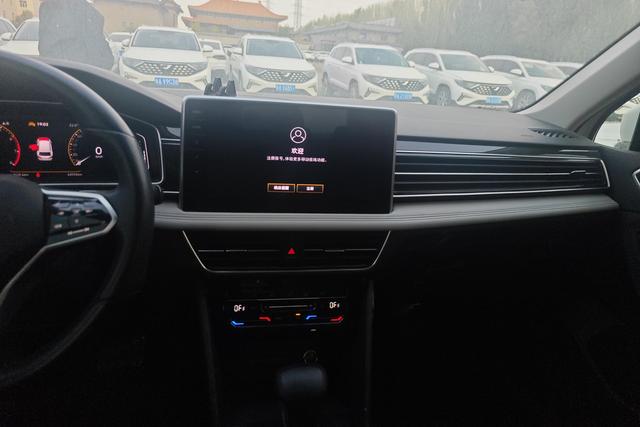 Volkswagen Tiguan 2023 thumb 12