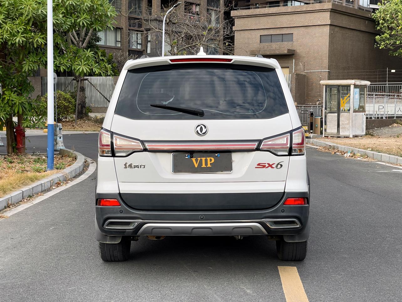 Dongfeng Fengxing SX6 2016 thumb 3