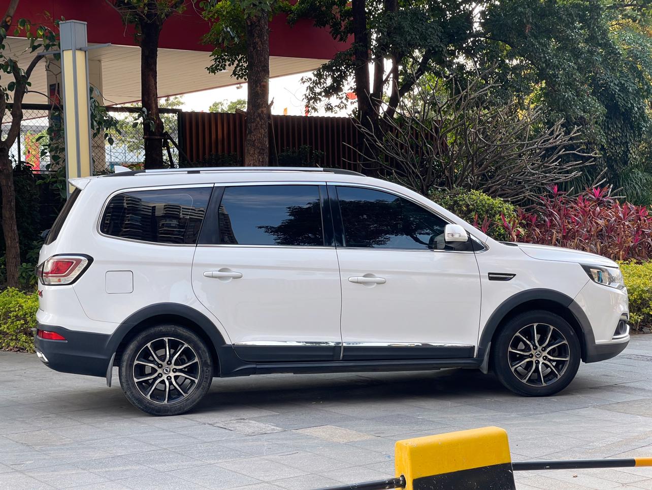 Dongfeng Fengxing SX6 2016 thumb 5