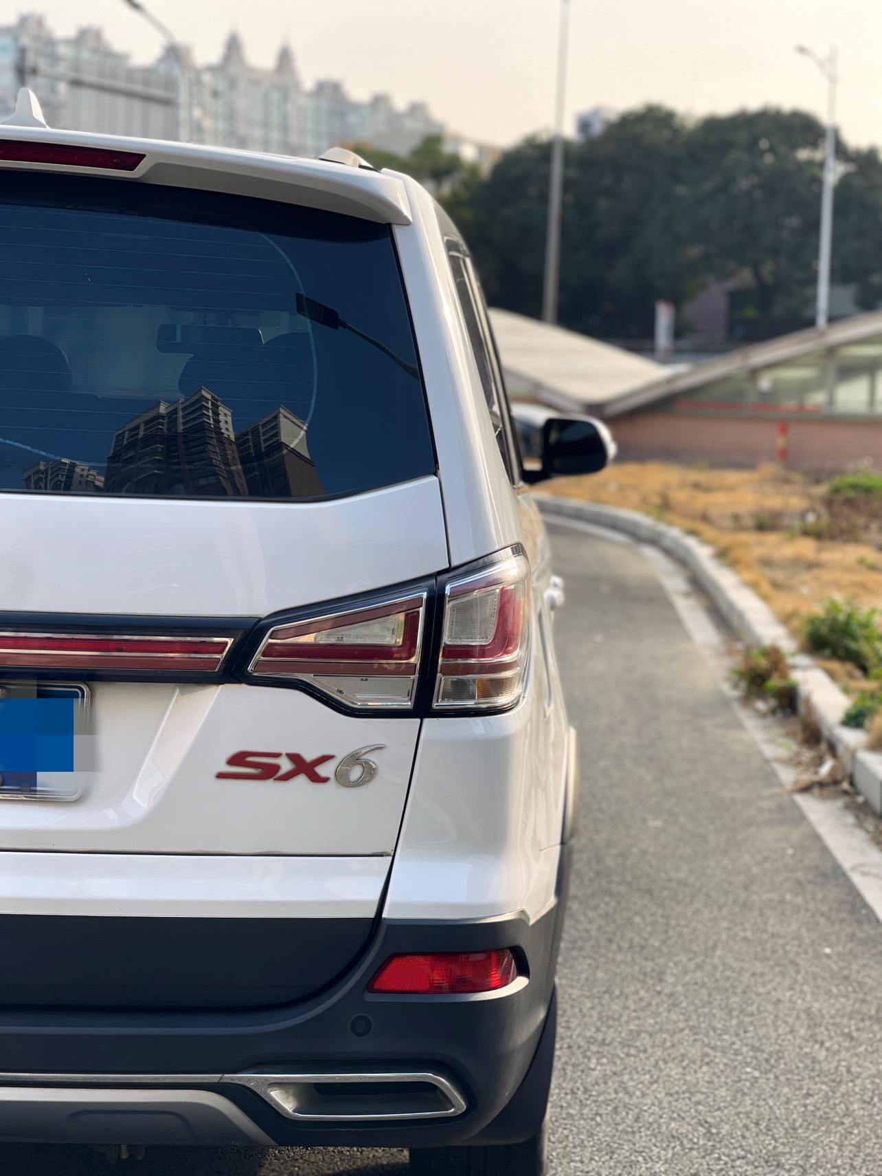 Dongfeng Fengxing SX6 2016 thumb 6
