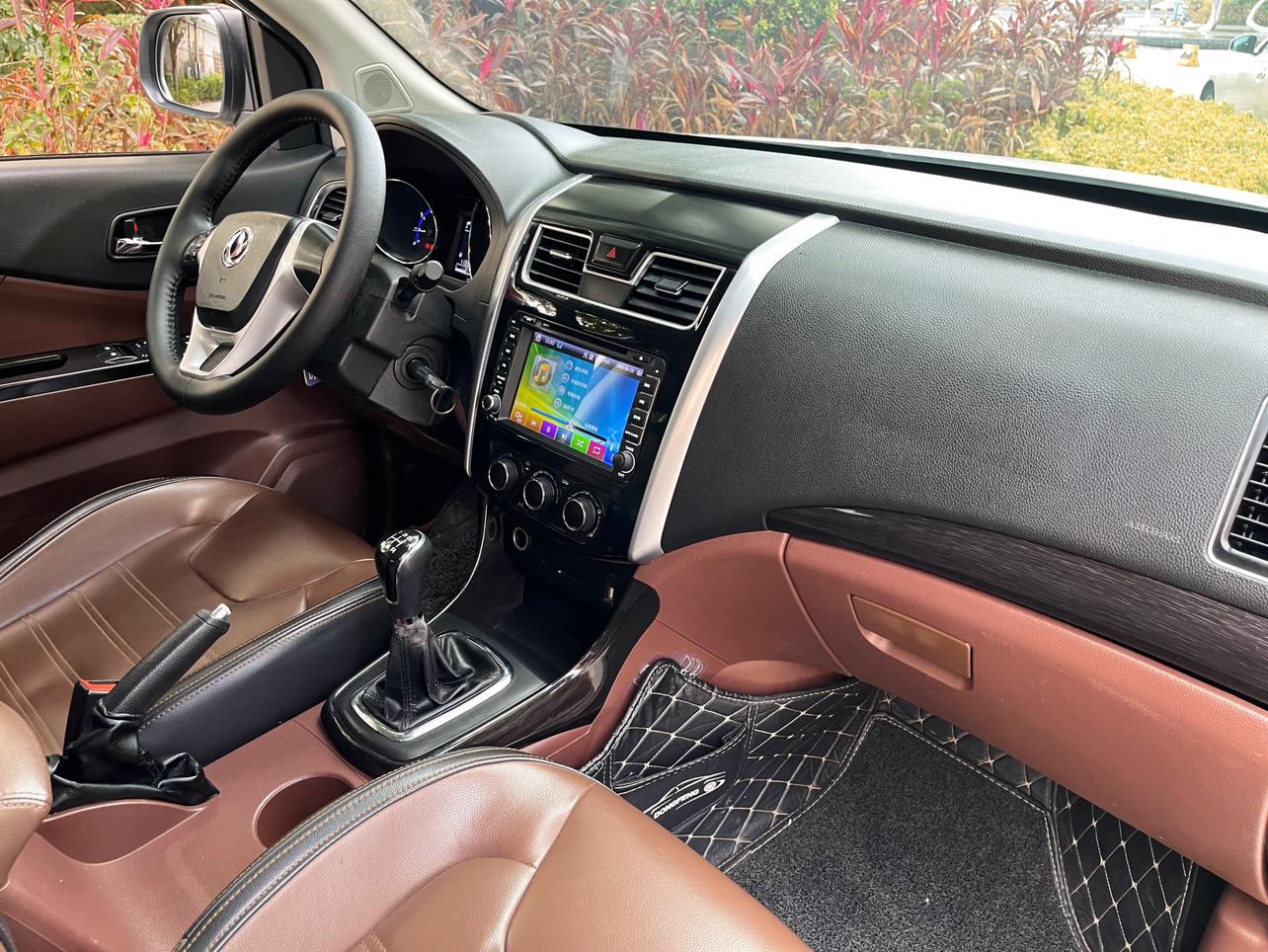 Dongfeng Fengxing SX6 2016 thumb 9