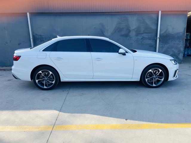Audi A4 2020 thumb 2