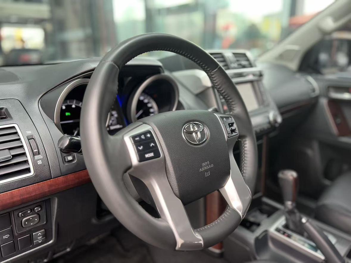 Toyota Land Cruiser Prado 2016 thumb 11