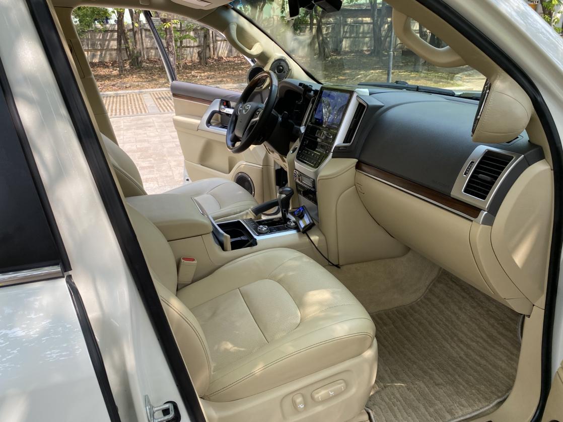 Toyota Land Cruiser 2017 thumb 6