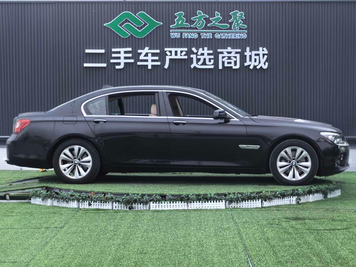 BMW 7 серии 2011 thumb 6