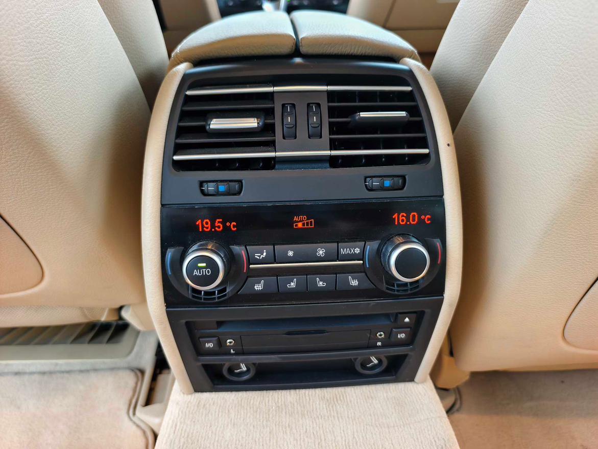 BMW 7 серии 2011 thumb 9
