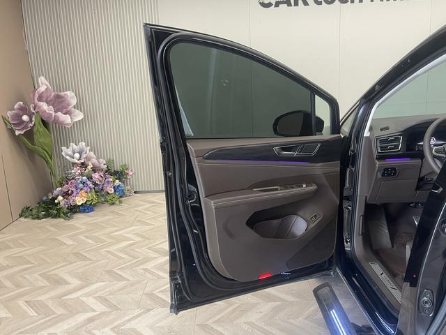 Volkswagen Viloran 2024 thumb 12