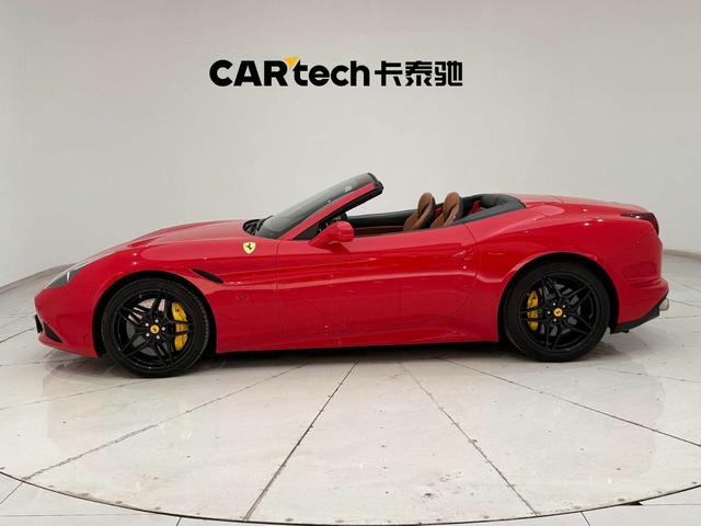 Ferrari California T 2015 thumb 2