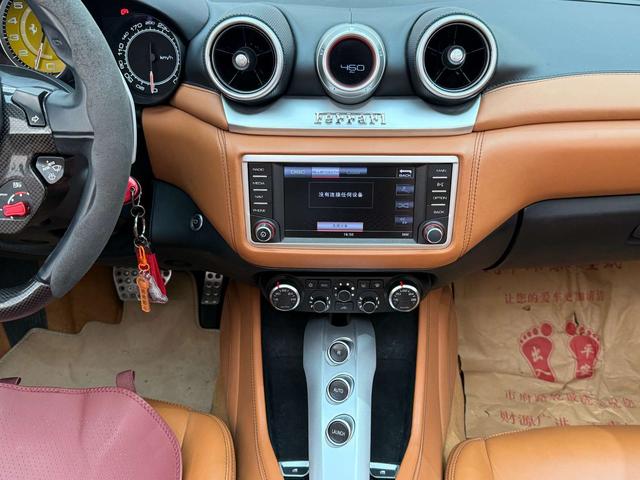 Ferrari California T 2015 thumb 10