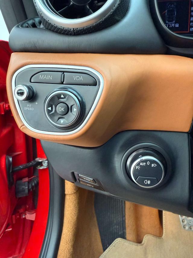 Ferrari California T 2015 thumb 11