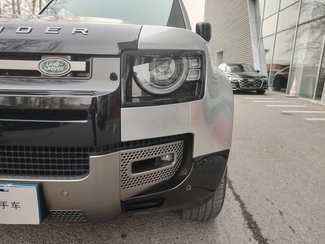 Land Rover Defender 2024 thumb 3