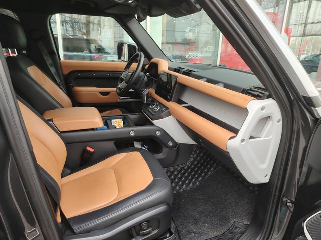 Land Rover Defender 2024 thumb 5