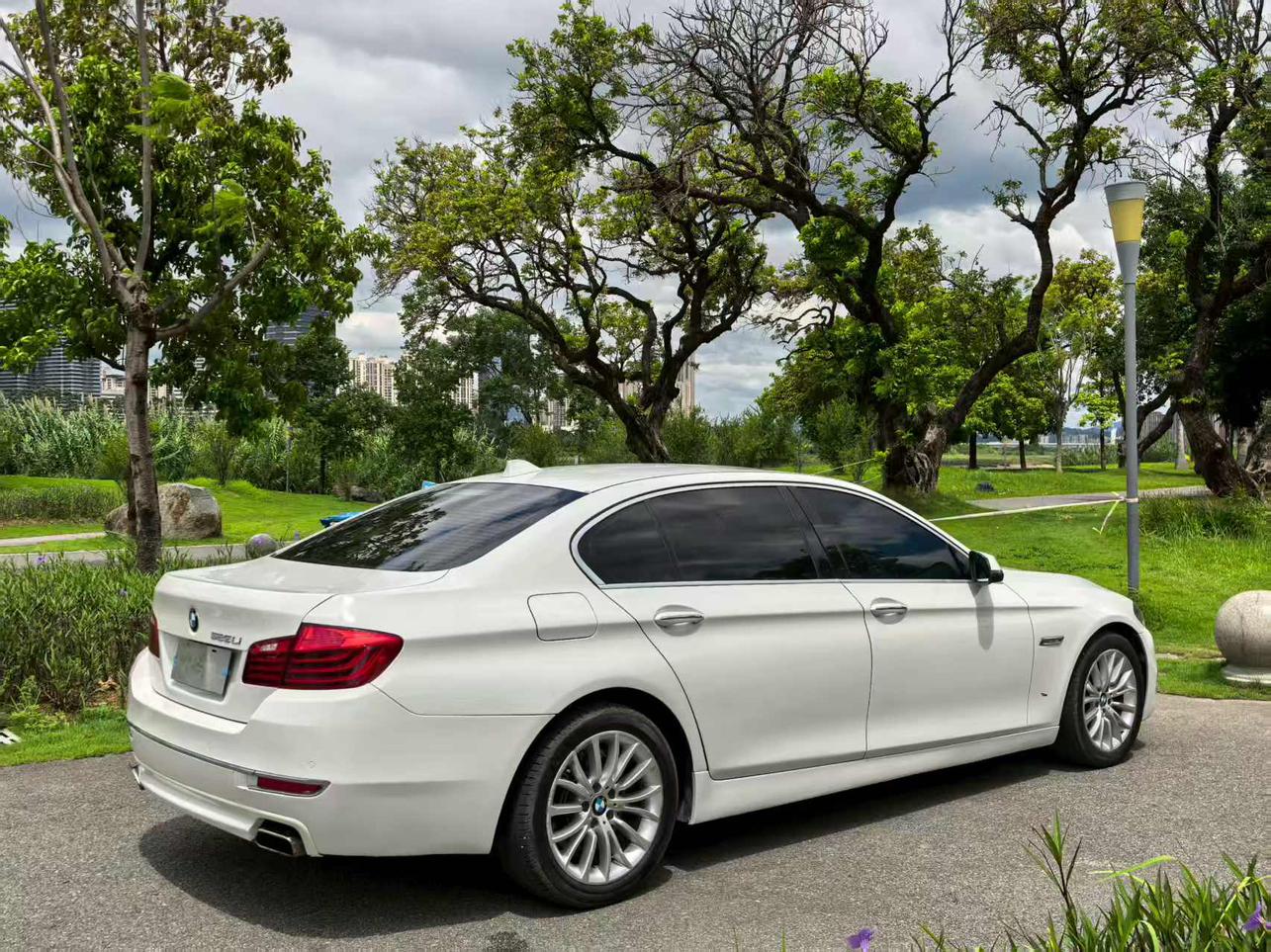 BMW 5 серии 2016 thumb 4