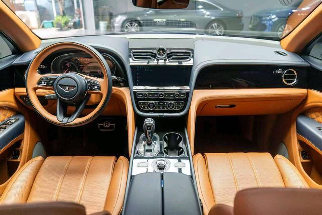 Bentley Bentayga 2022 thumb 2