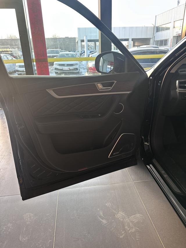 Hongqi HS7 2022 thumb 2