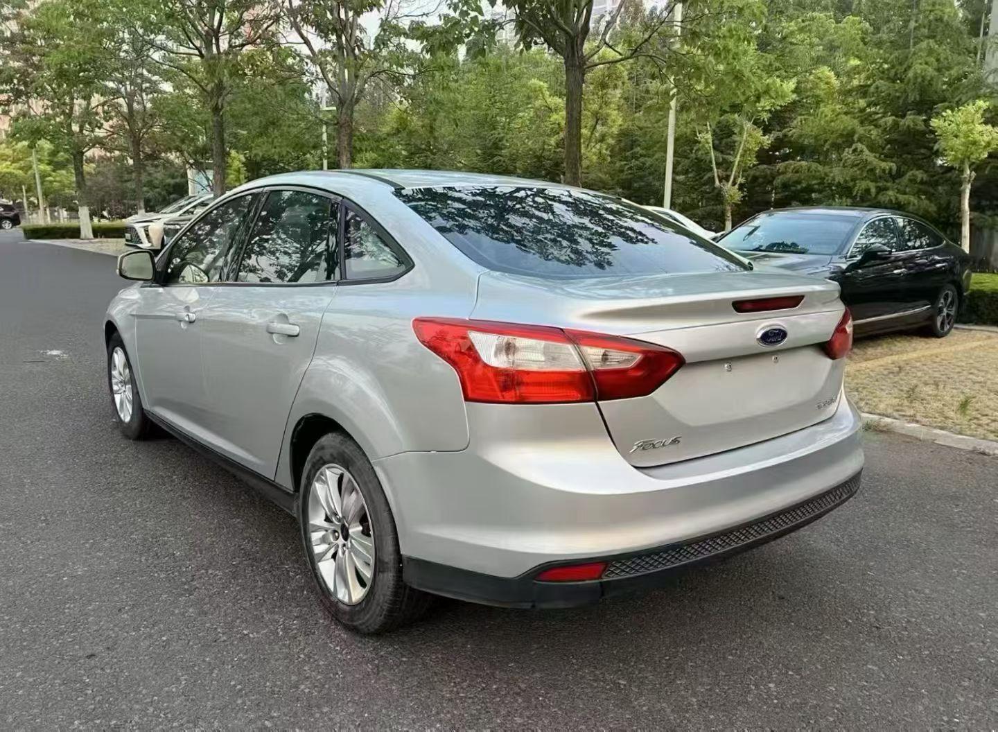 Ford Focus ST 2014 thumb 3