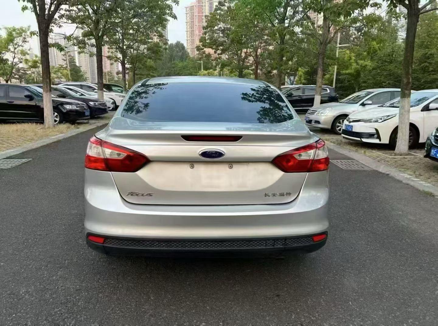 Ford Focus ST 2014 thumb 4