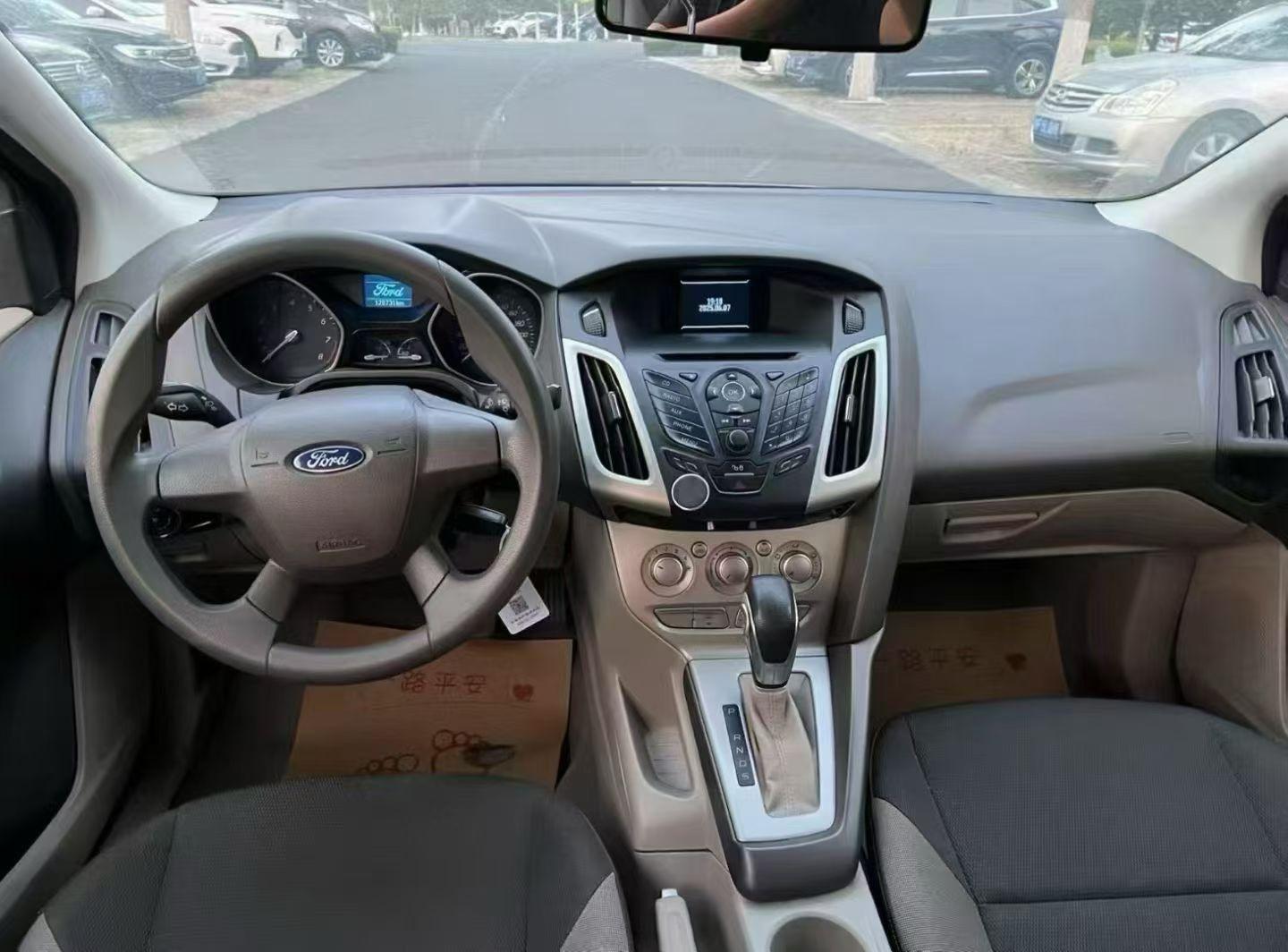 Ford Focus ST 2014 thumb 6
